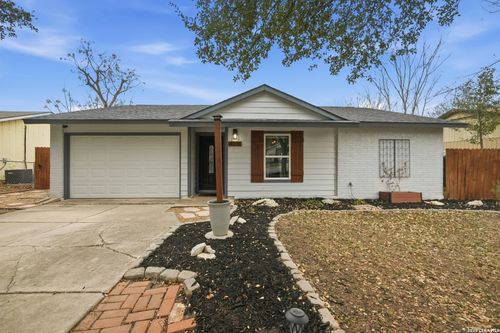 9816 Meadow Hl, Converse, TX, 78109-2604 | Card Image
