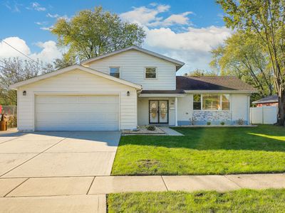 4609 176th Street, House other with 5 bedrooms, 2 bathrooms and 2 parking in Country Club Hills IL | Image 1