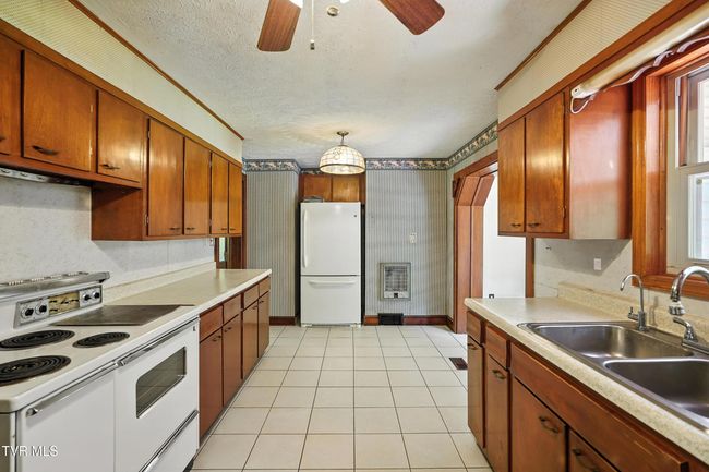 7742 S Fork Rd, House other with 2 bedrooms, 2 bathrooms and null parking in Pound VA | Image 14