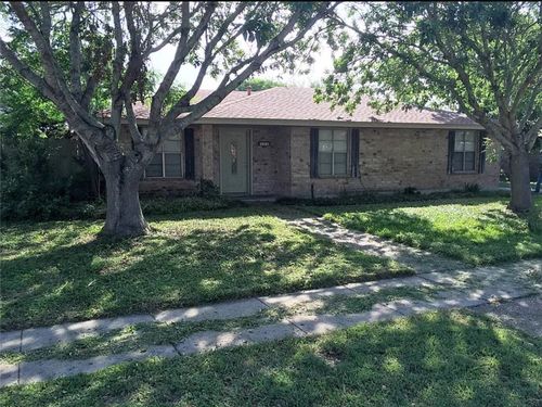 302 Timbertrail Cir, Portland, TX, 78374-2928 | Card Image