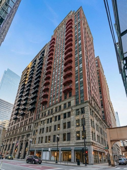 1909-208 W Washington St, Chicago, IL, 60606-3585 | Card Image
