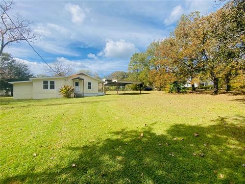 302 Adams St, Columbia, LA, 71418-3310 | Card Image