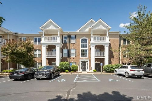 300-13101 Mill Crossing Ct, Saint Louis, MO, 63141-6183 | Card Image