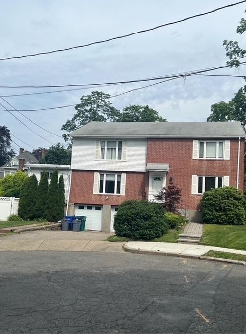 15-15 Glazer Rd, Newton, MA, 02459-2215 | Card Image