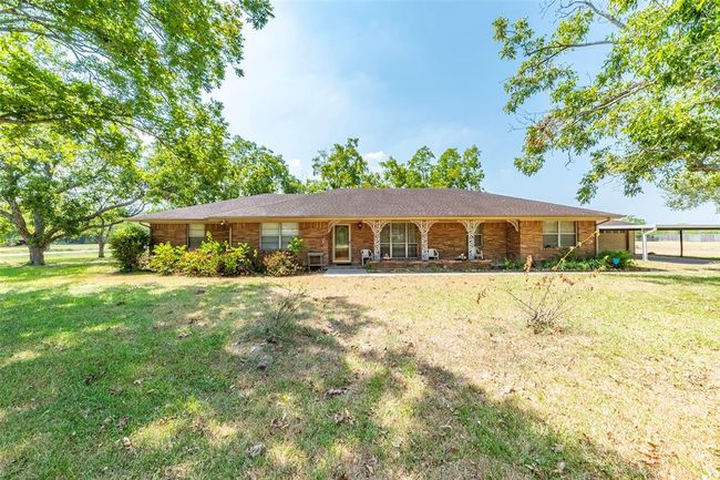 Front of home. | Image 25