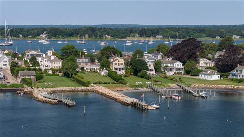 11 Main St, Stonington, CT, 06378-1457 | Card Image