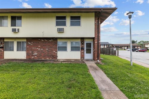 7473 Hazelcrest Dr, Hazelwood, MO, 63042-2201 | Card Image