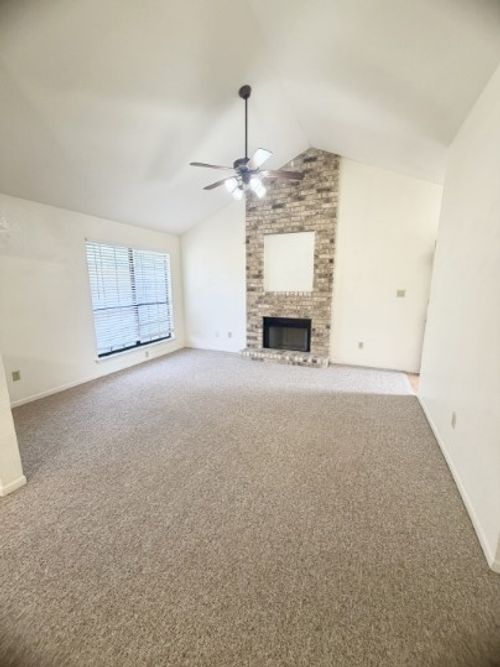 728-a-728 W San Antonio St, Lockhart, TX, 78644-2590 | Card Image