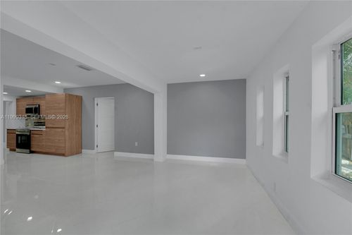 1137 Sw 8th Ave, Fort Lauderdale, FL, 33315-1260 | Card Image