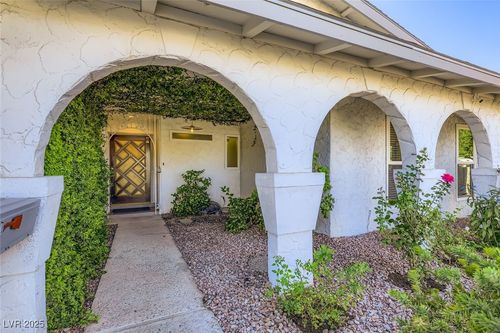 3569 Ruth Dr, Las Vegas, NV, 89121-3229 | Card Image