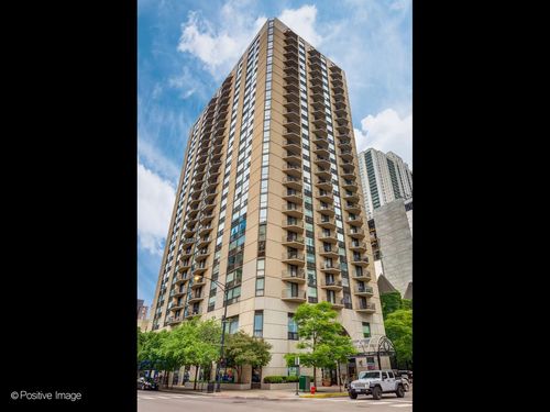 605-70 Huron St, Chicago, IL, 60654-3842 | Card Image