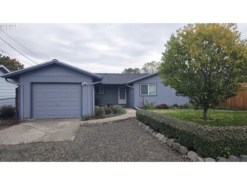 3103 N Walnut St, La Grande, OR, 97850-1858 | Card Image