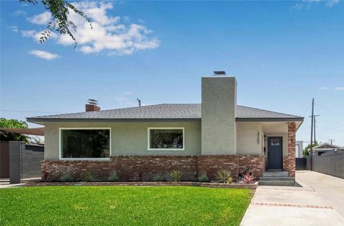 2260 Tevis Ave, Long Beach, CA, 90815-2210 | Card Image