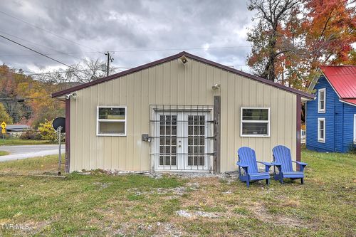 605 E 5th St, Damascus, VA, 24236-2347 | Card Image