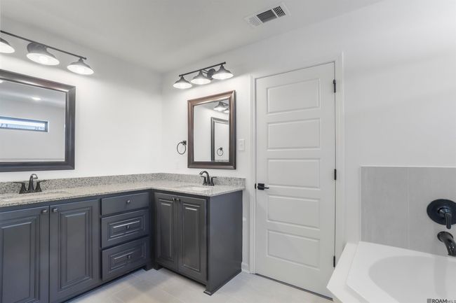 1323 W Amber St, House other with 3 bedrooms, 2 bathrooms and 2 parking in Gonzales LA | Image 12
