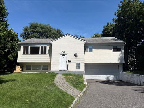 5 Elm St, Great Neck, NY, 11021-1236 | Card Image