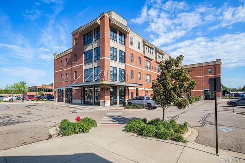 304-134 N Leroy St, Fenton, MI, 48430-3826 | Card Image