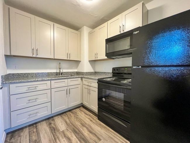 1327 Nw 6 Th Pl, House other with 2 bedrooms, 1 bathrooms and null parking in Gainesville FL | Image 6