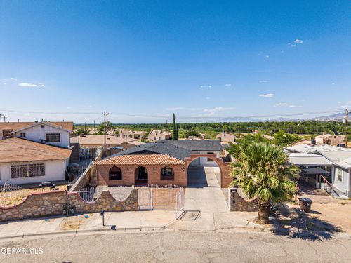 196 Aspen Dr, Sunland Park, NM, 88063-9172 | Card Image