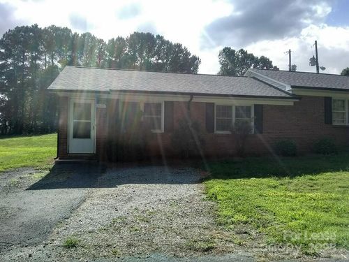 829 Edgecombe Ln, Denver, NC, 28037-8552 | Card Image