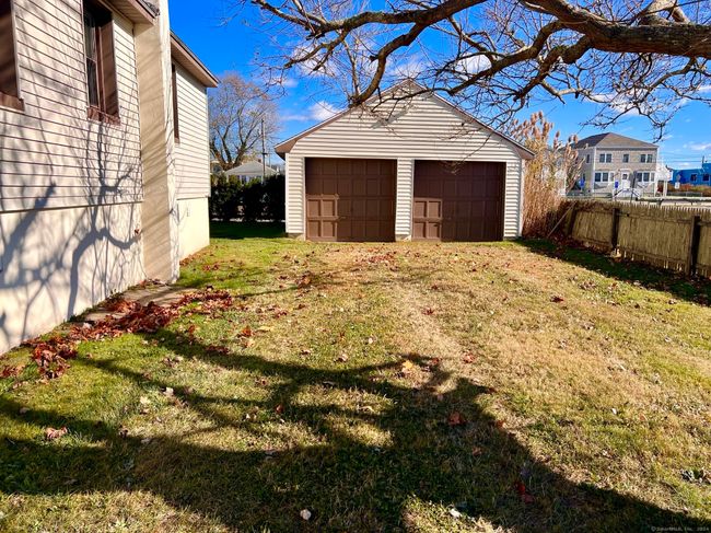 70 Portland Ave, House other with 3 bedrooms, 1 bathrooms and 4 parking in Old Lyme CT | Image 4