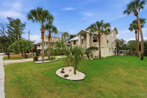 1821 Nw 20th Ave, Crystal River, FL, 34428-5093 | Card Image