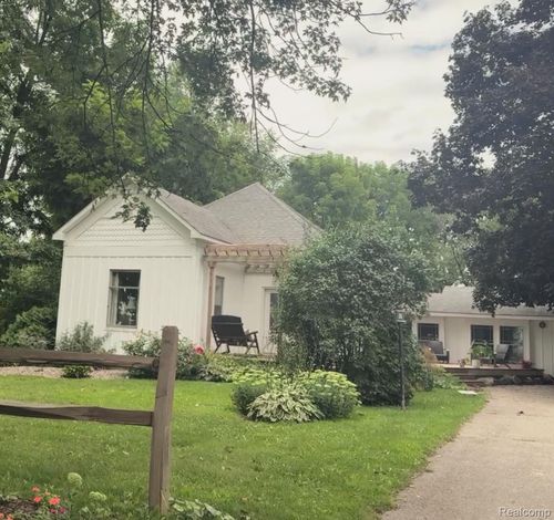 6168 Lynd Rd, Marlette, MI, 48453-8995 | Card Image