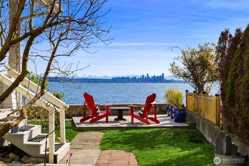 5430 Rockaway Beach Rd Ne, Bainbridge Island, WA, 98110-3159 | Card Image