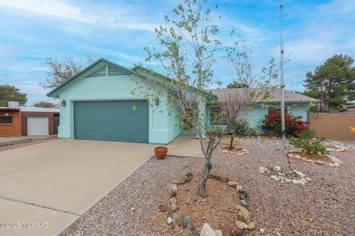 110 W Andrew Potter Street, Corona de Tucson, AZ, 85641 | Card Image