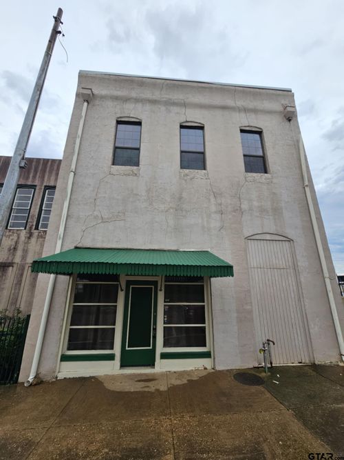 404 W Oak St, Palestine, TX, 75801-2610 | Card Image