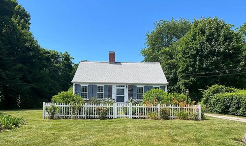 170 Lakeview Ave, Falmouth, MA, 02540-2832 | Card Image