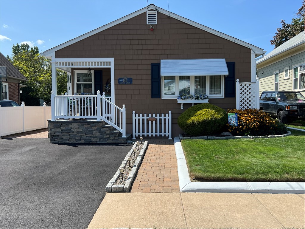 Enfield Ave, Providence, RI 02908