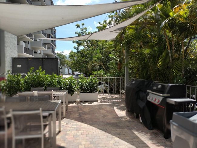 APT-706 - 575 Crandon Blvd, Condo with 2 bedrooms, 2 bathrooms and null parking in Key Biscayne FL | Image 25