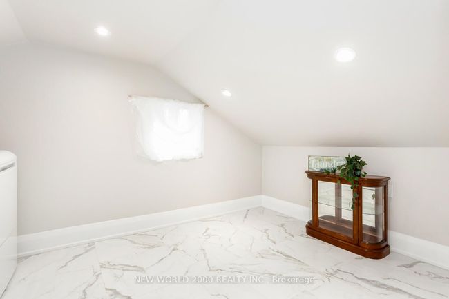 8071 Kipling Ave, House other with 4 bedrooms, 2 bathrooms and 6 parking in Woodbridge ON | Image 38
