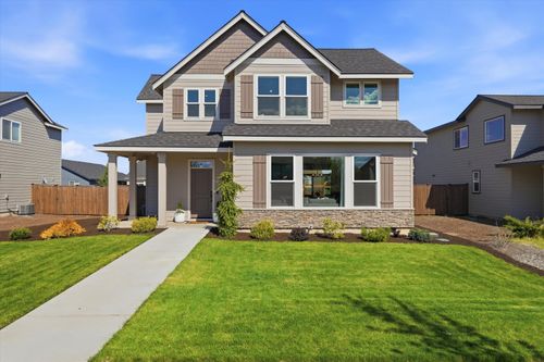 748 Nw 27th St, Redmond, OR, 97756-5538 | Card Image