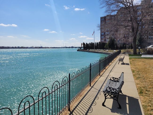 8162 E Jefferson Mezz B, Condo with 2 bedrooms, 2 bathrooms and null parking in Detroit MI | Image 8