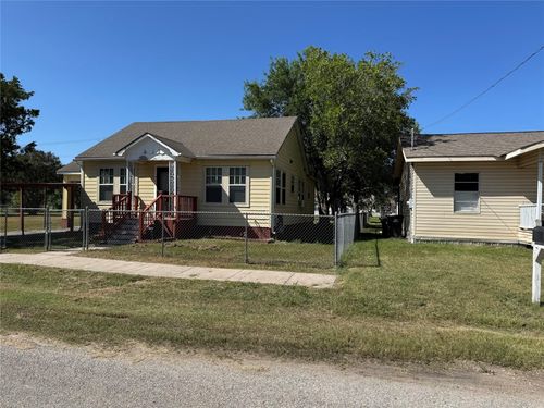 602 E Clayton Street, Cuero, TX, 77954 | Card Image