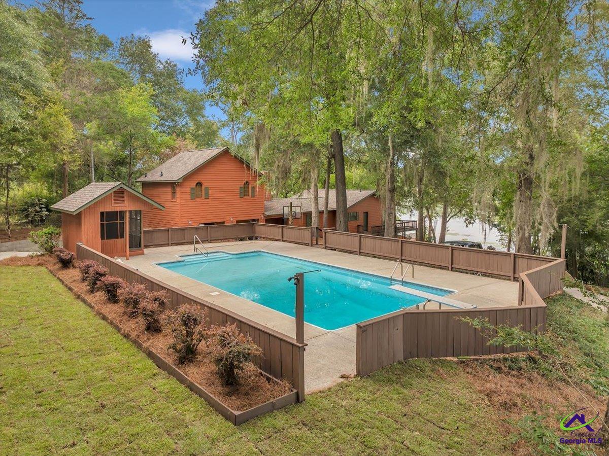 Lake Dr, Perry, GA 31069