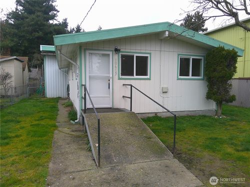 10615 18th Ave Sw, Seattle, WA, 98146-2027 | Card Image