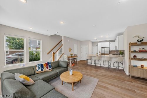 3101-3 Sadie Cir, Union, NJ, 07083-2532 | Card Image
