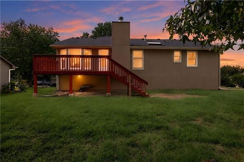 2129 Sunset Cir, Pleasant Hill, MO, 64080-8969 | Card Image