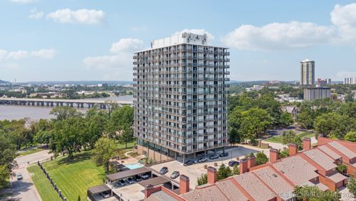 unit-5a-2300 Riverside Dr, Tulsa, OK, 74114-2402 | Card Image