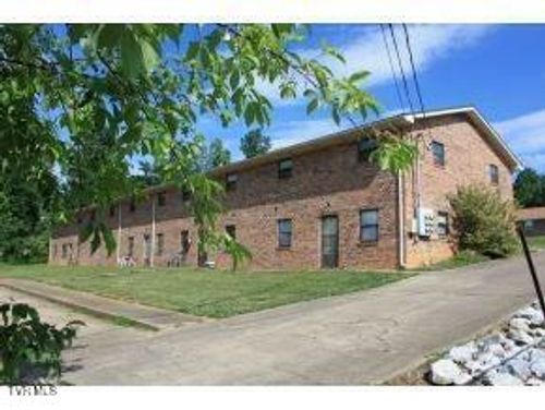 13-1001 Kiser Blvd, Greeneville, TN, 37745-1528 | Card Image