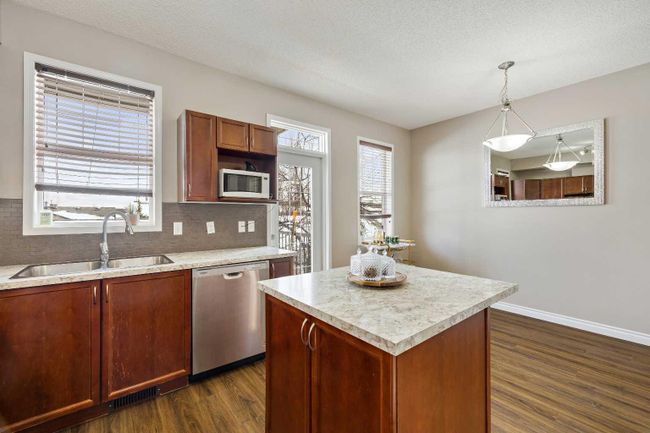27 - 43 Springborough Boulevard Sw, Home with 3 bedrooms, 2 bathrooms and 1 parking in Calgary AB | Image 13