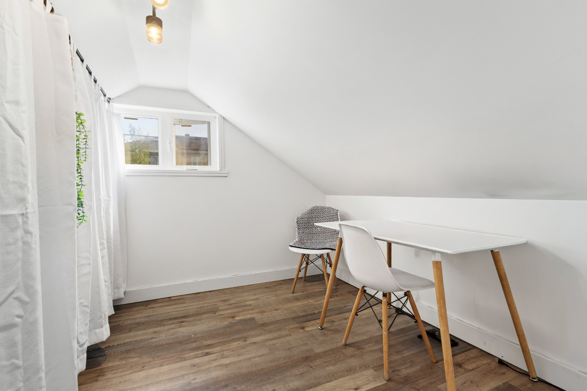 Residential in Tring-Jonction 4