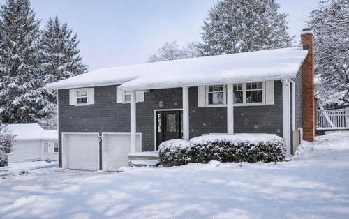 875 Orchard Hill Rd, Zanesville, OH, 43701-1362 | Card Image