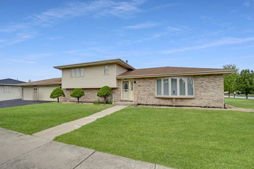 8218 170th St, Tinley Park, IL, 60477-5267 | Card Image