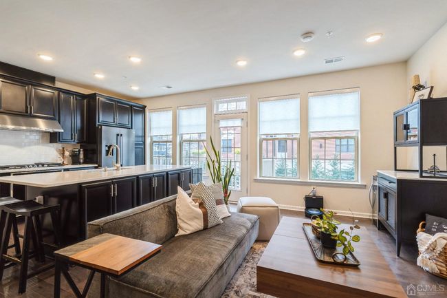 5 Robeson St, Townhouse with 2 bedrooms, 3 bathrooms and null parking in Somerville NJ | Image 4