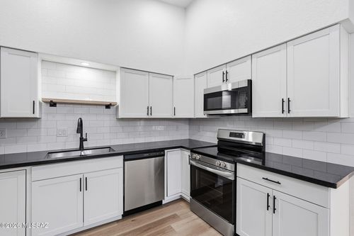 1824 N La Rienda Ave, Tucson, AZ, 85715-4482 | Card Image