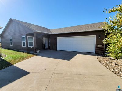 603 Spruce St, House other with 3 bedrooms, 2 bathrooms and null parking in Harrisburg SD | Image 1